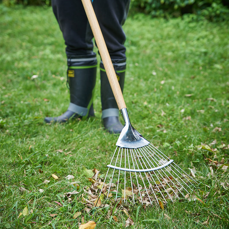 Garden Tools Long Handle Leaf Rake 55 inch Stainless Steel Shrub Rake 16 Tines Fan Garden Rake with Wooden Handle