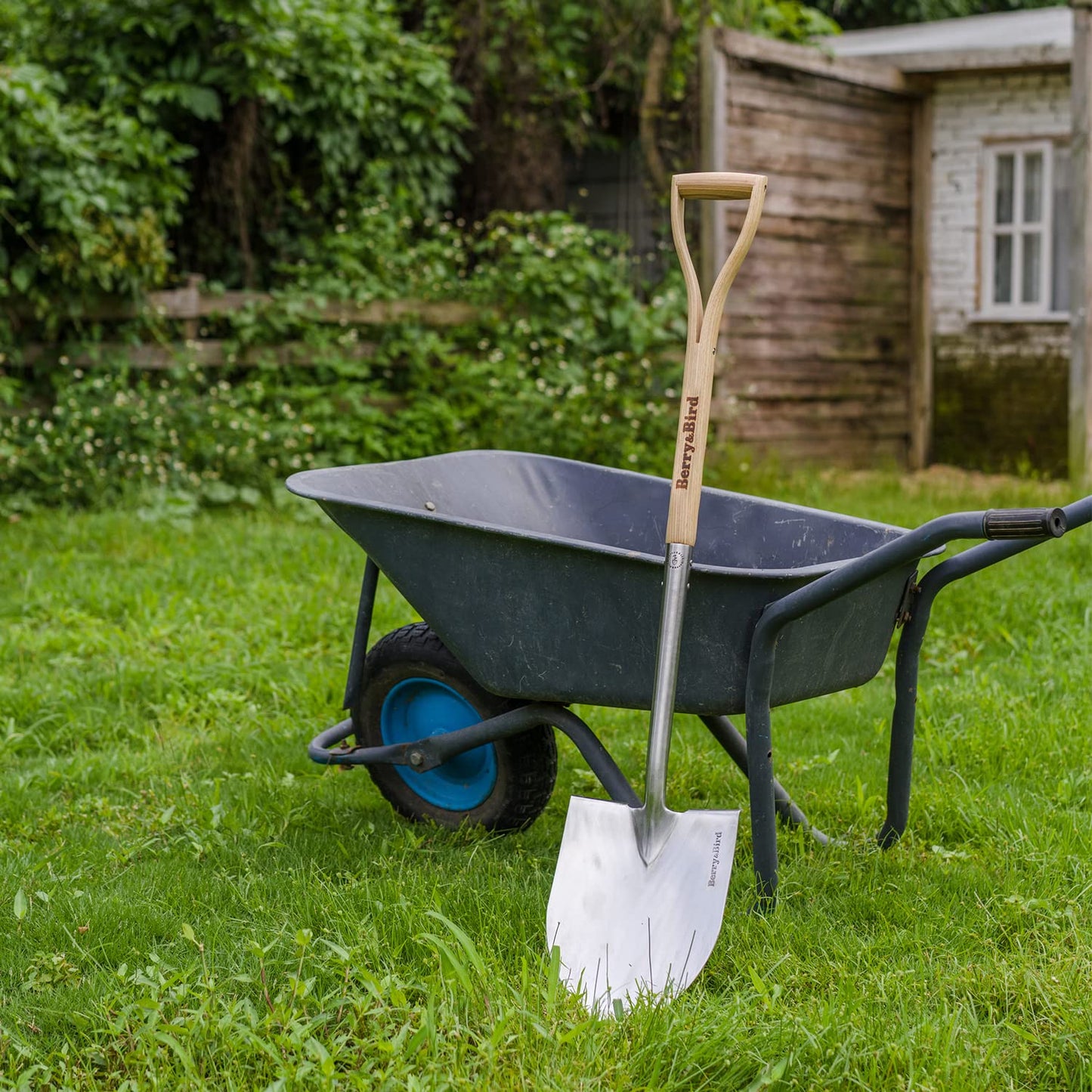 Garden Tools Spade Shovel Round Point Shovel 40.98 inch with Wooden D-Handle Stainless Steel Snow Shovels