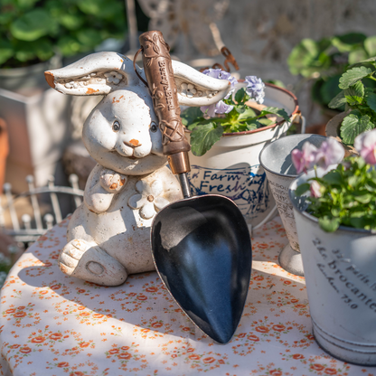 Nordic Carved Hand potting scoop