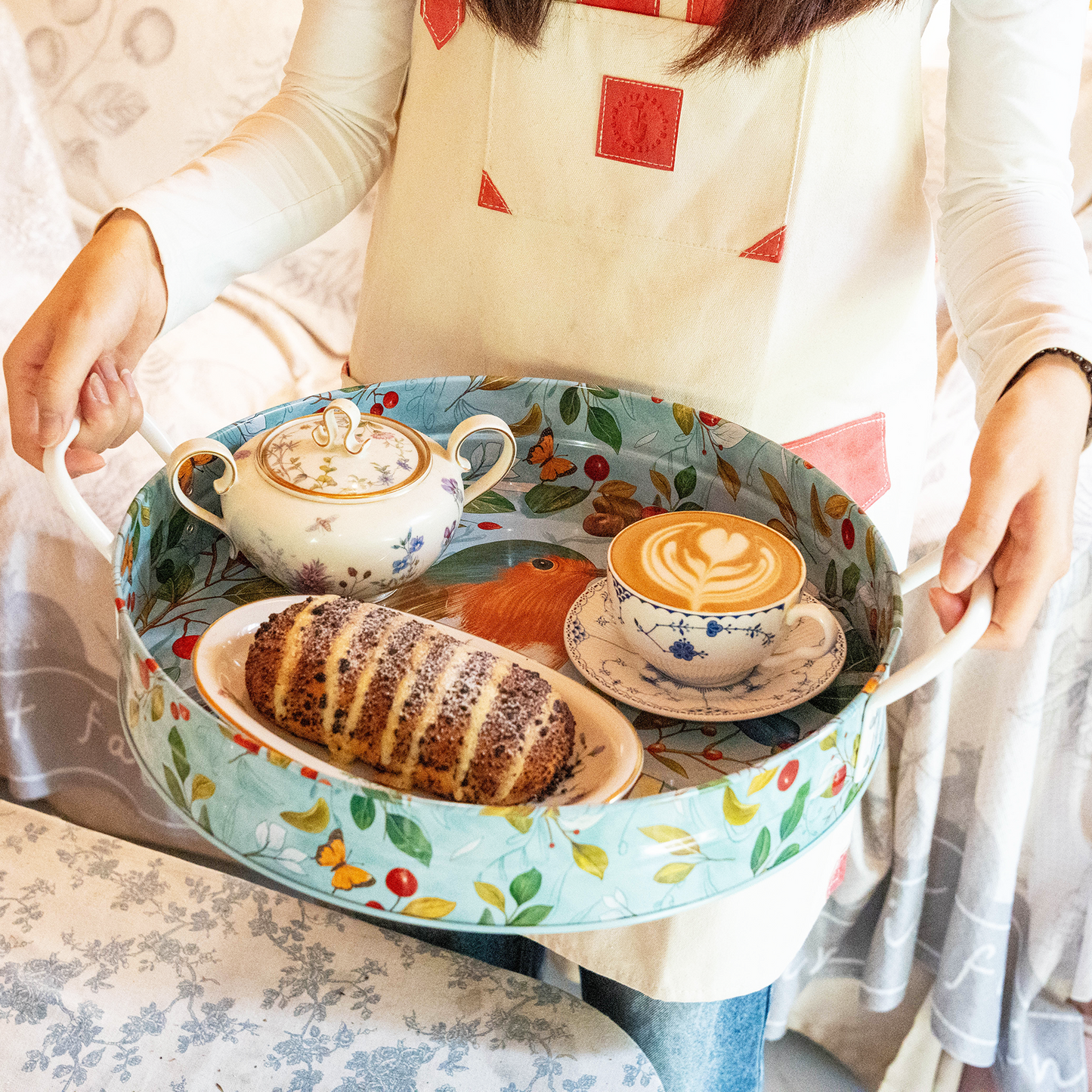 Round Metal Tray (Robin)