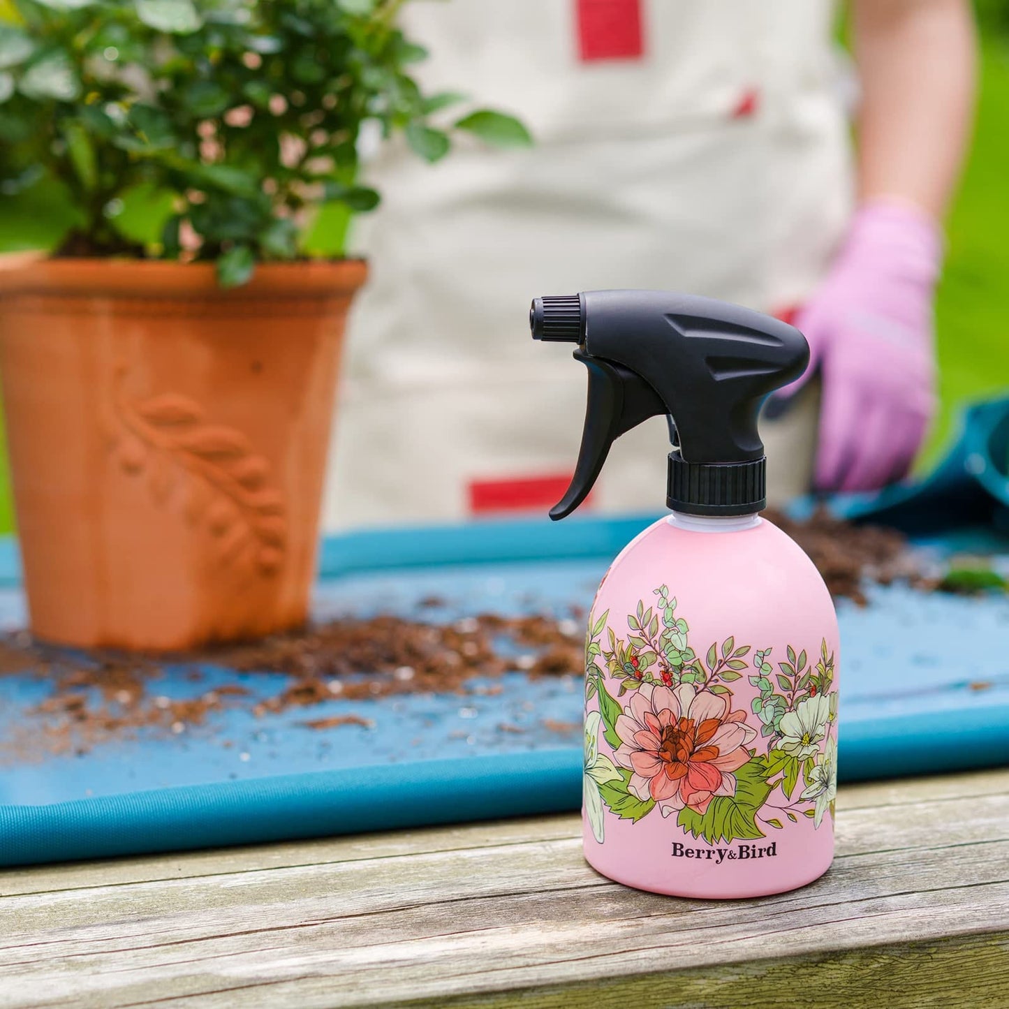 Garden Tools Spray Bottle Adjustable Plastic Spray Bottle 500 ml/16.9 Fl Oz (Pink)